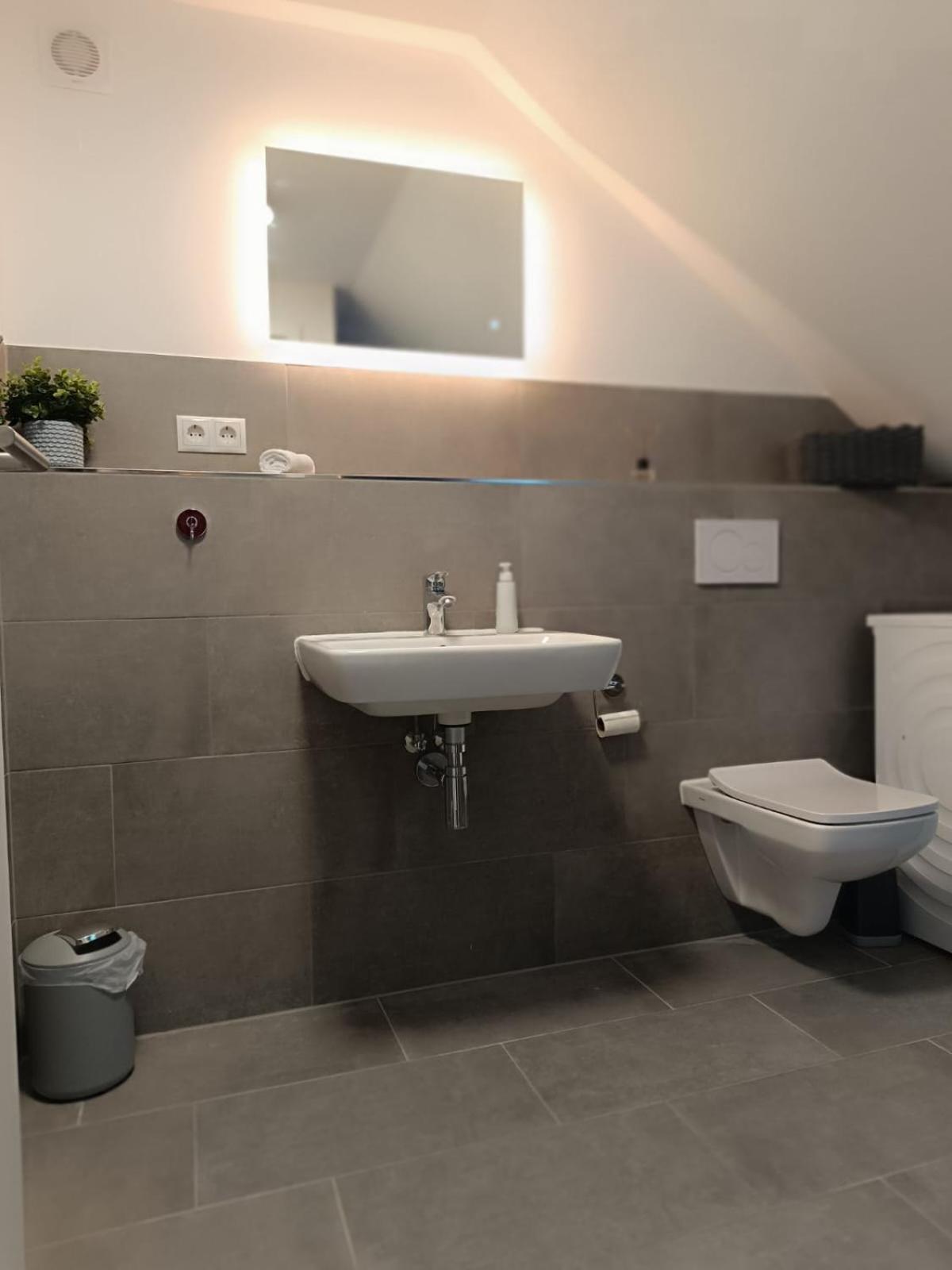בוסאו Moderne Ferienwohnung Fuer Familien Im Dachgeschoss מראה חיצוני תמונה