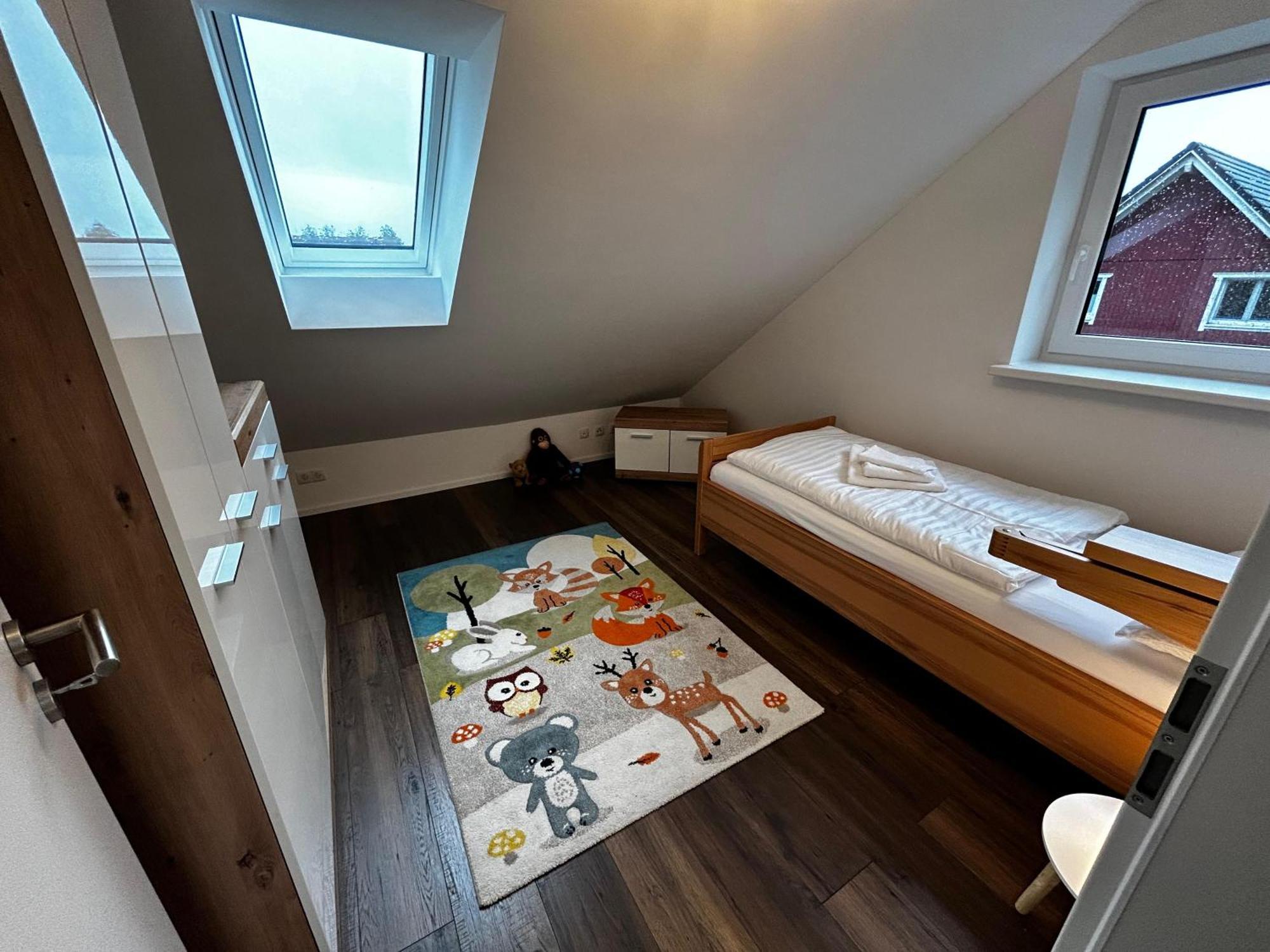 בוסאו Moderne Ferienwohnung Fuer Familien Im Dachgeschoss מראה חיצוני תמונה